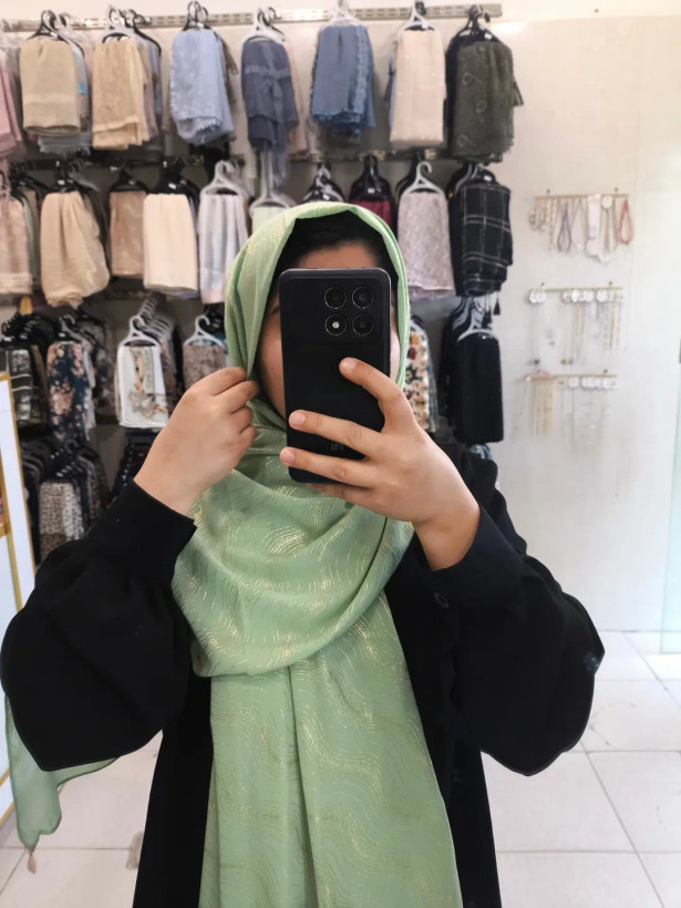 شال حریر شاین طرح موج طلا کوب وارداتی چهار گوش مروارید دار