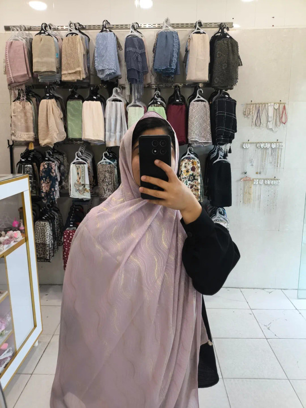 شال حریر شاین طرح موج طلا کوب وارداتی چهار گوش مروارید دار