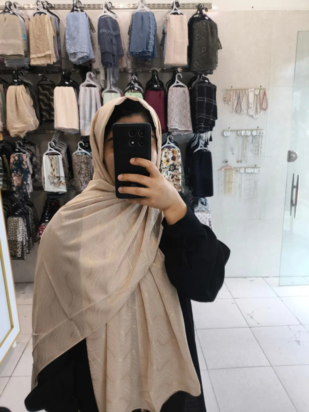 شال حریر شاین طرح موج طلا کوب وارداتی چهار گوش مروارید دار